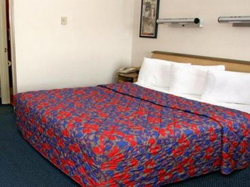 Red Roof Inn Mt Laurel Mount Laurel Extérieur photo